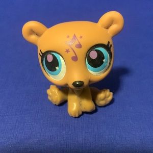 Hasbro Littlest Pet Shop brown polar bear #2881 blue eyes music note